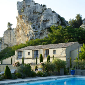 Oustau de Baumanière vue d'ensemble ac piscine 5 copyright Jean-Pierre Gabriel (11)